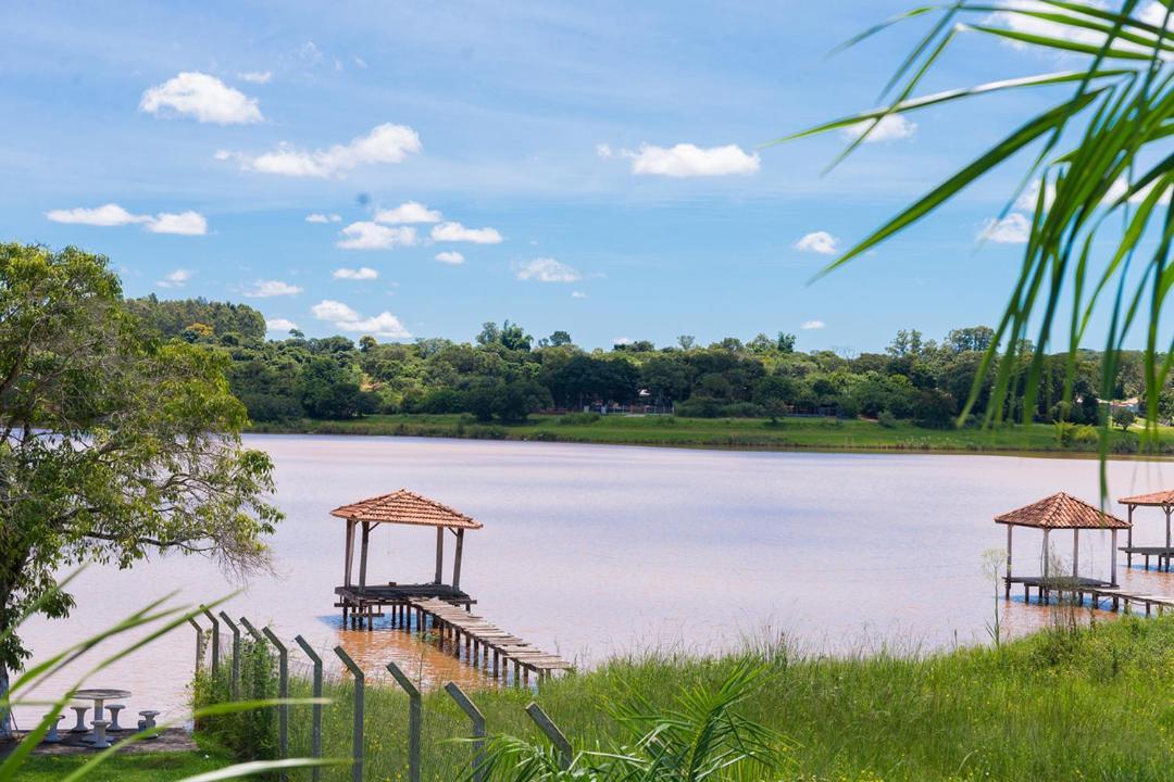 Chacara Com Piscina E Churrasq Em Martinopolis Sp 外观 照片